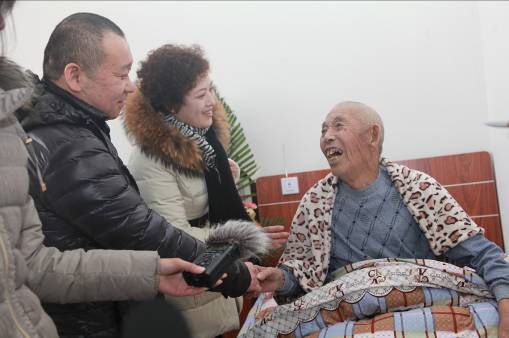 我院骨科专家看望“感动中国”刘盛兰