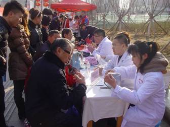 我院志愿者参加广场志愿服务活动