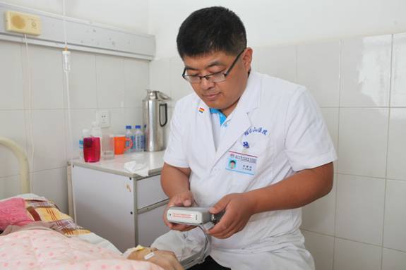 疼痛科采用“微电脑镇痛”新技术为癌痛患者止痛