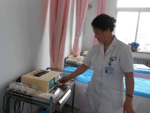 科学母乳喂养: 让母亲孩子受益一生