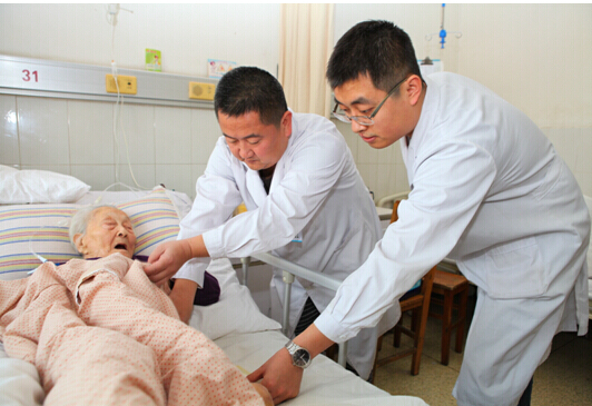 创伤三科成功为百岁老人微创接骨