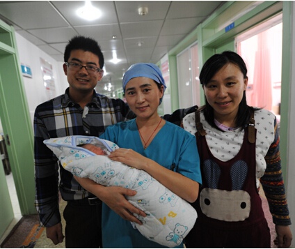 我院喜迎56名新年宝宝