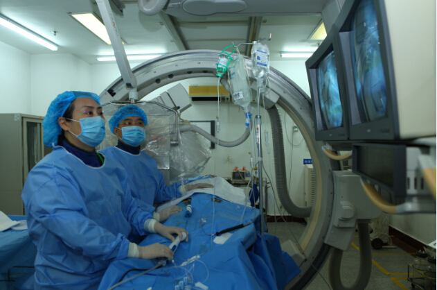 我院完成省内首例心房纤颤冷冻消融和左心耳封堵合并术