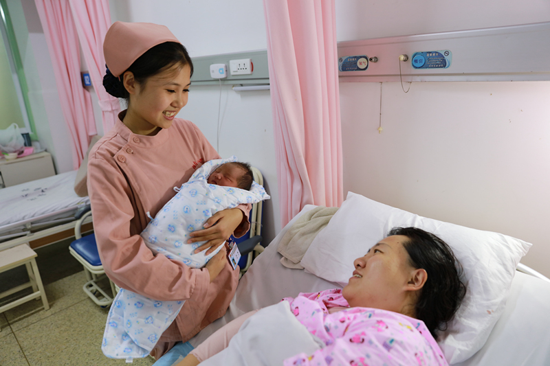 专家提醒:生育二孩更需“步步精心”