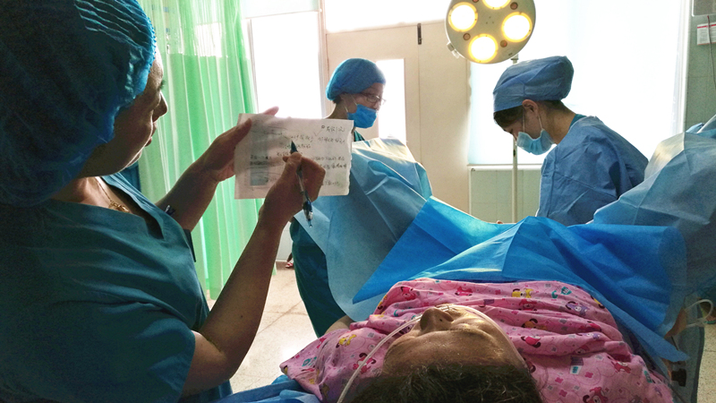 产房里的故事:虽无声 却有爱