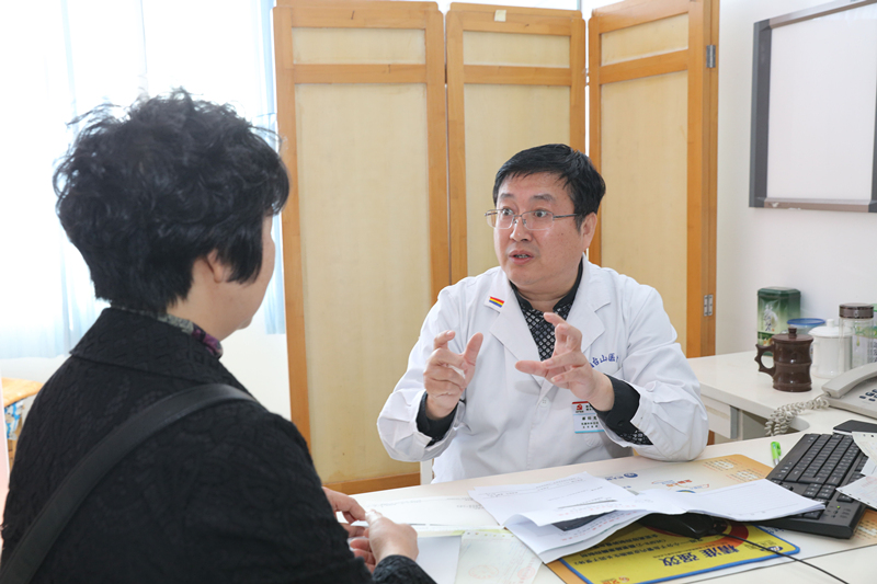 早期乳腺癌手术比例增加,乳腺癌死亡率呈下降趋势