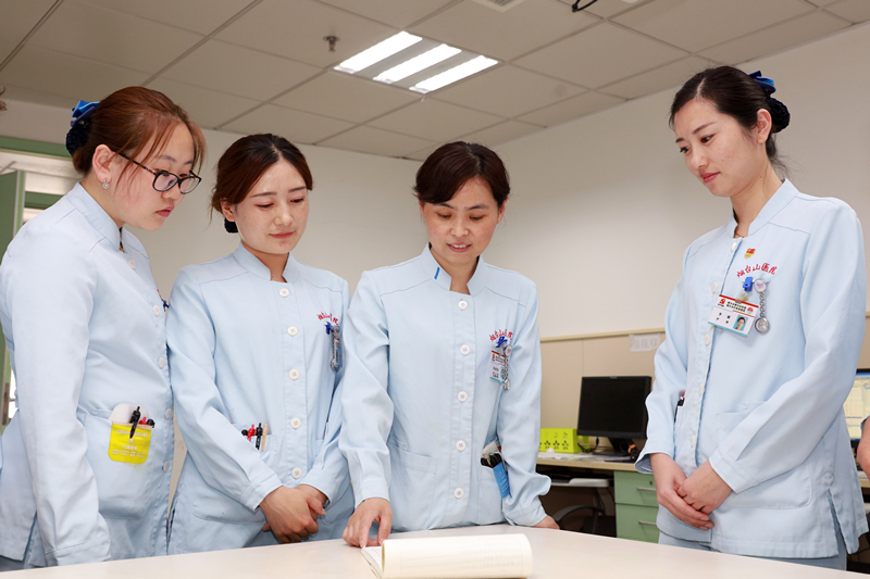 烟台山医院心胸外科:用心护理赢得患者信任