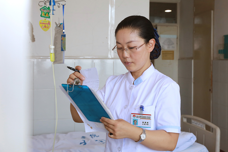 脊柱外科林艳妍:愿我们从医半生,归来仍是少年
